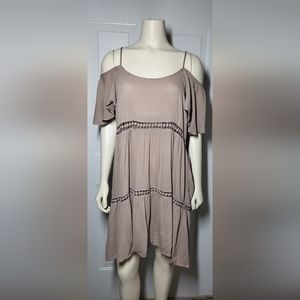 Cute cold shoulder dress with lace accents